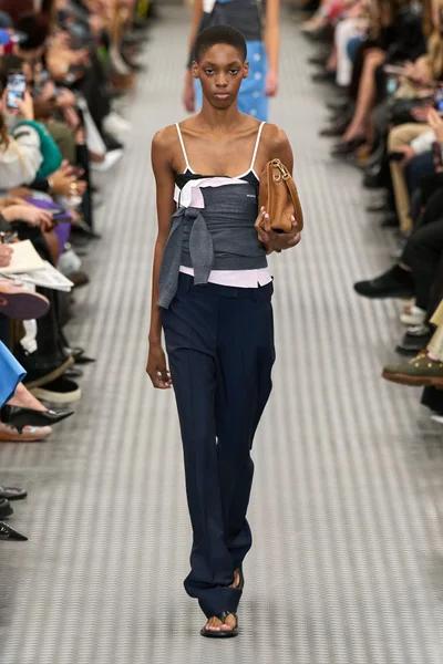 Look 54